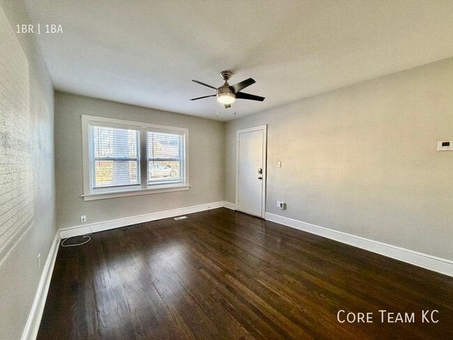 Building Photo - 217 E 46th St