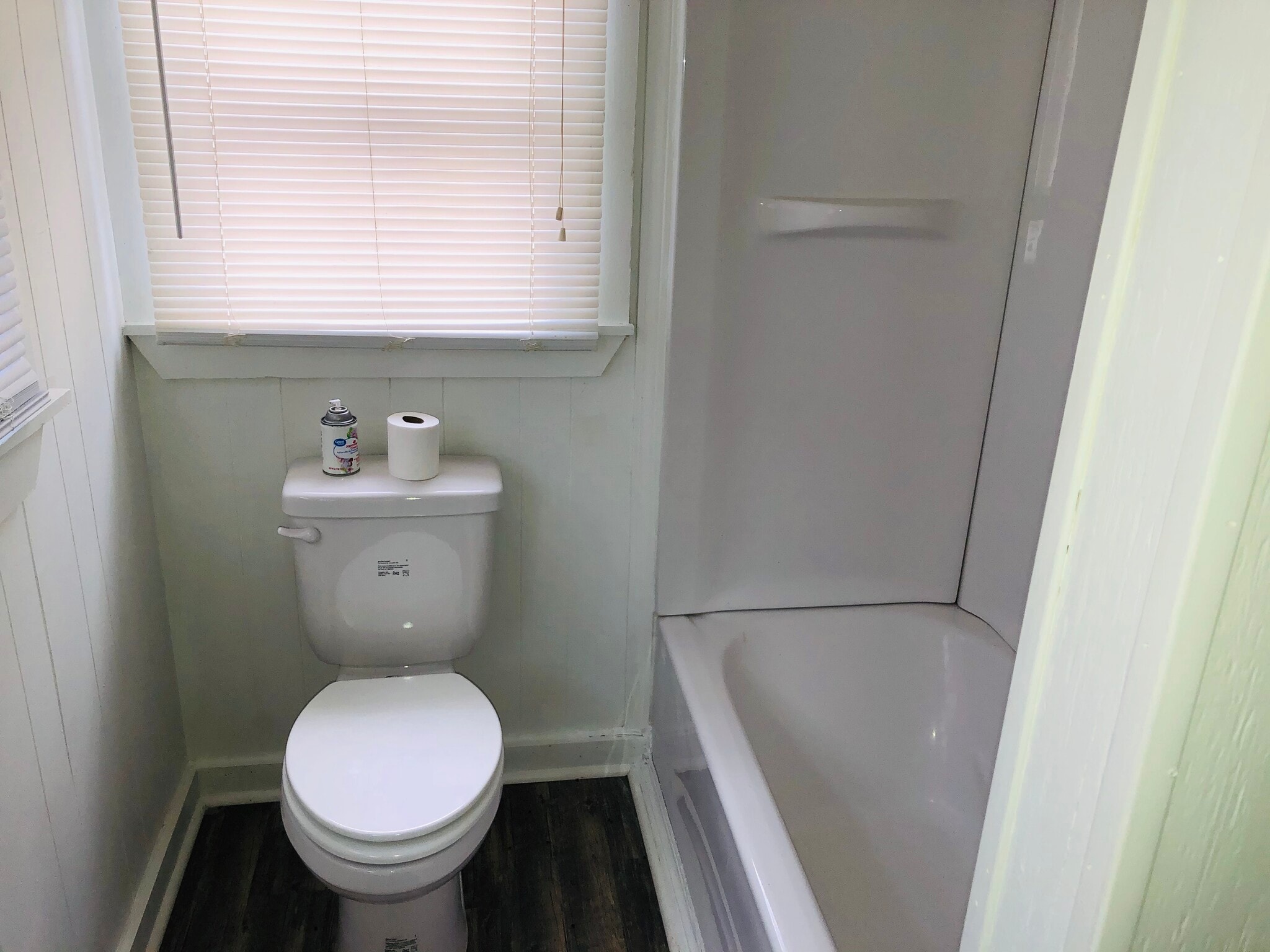 Building Photo - 112 S New St