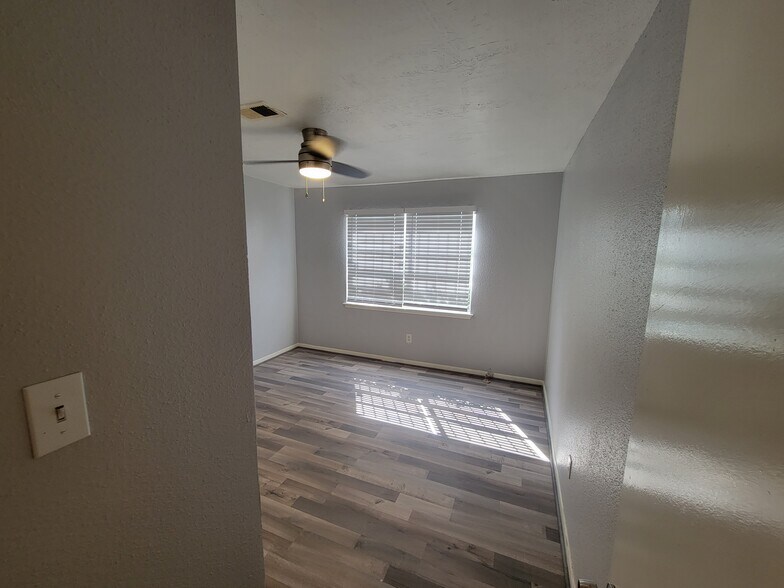 Secondary bedroom - 12247 W Village Dr