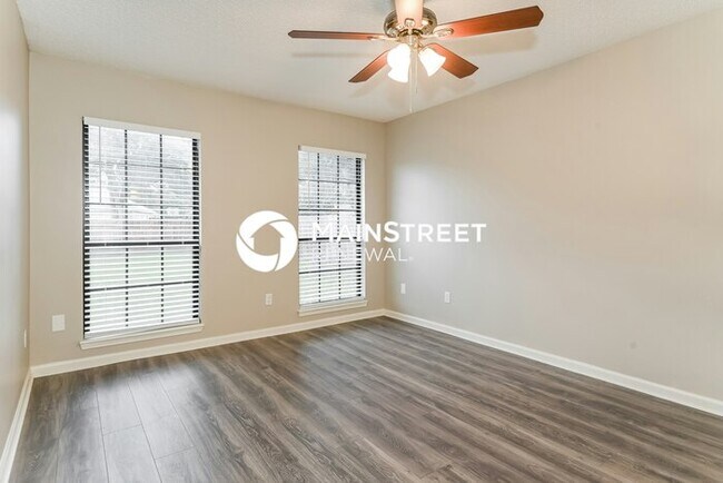 Building Photo - 4 Bedroom Pet-Friendly Home in JACKSONVILL...