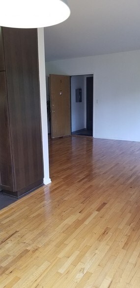 Large living area - 1507 Stanford St