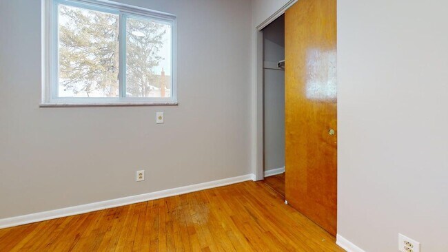 Building Photo - 839-841 E Wilbeth Rd