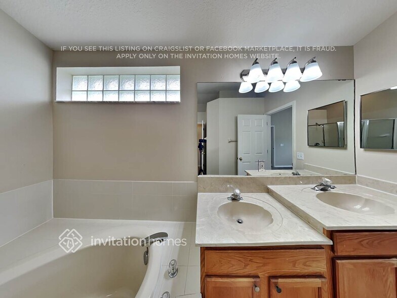 Building Photo - 12709 Tall Pines Way