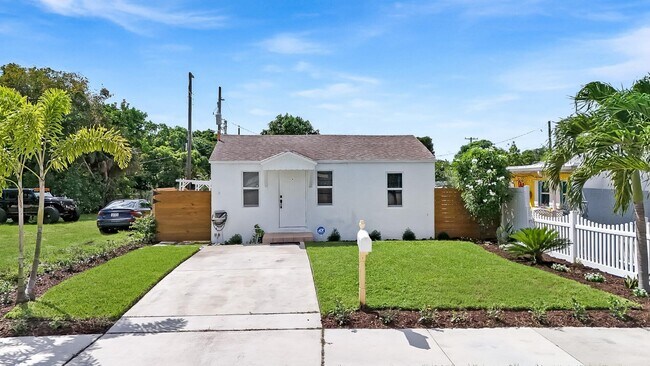 Primary Photo - 308 SW 1st St