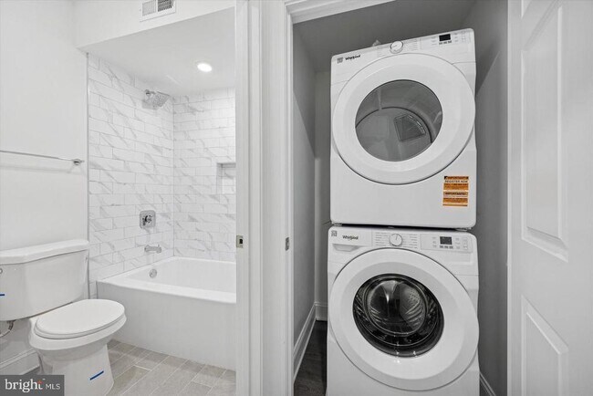 Building Photo - 838 S 51st St