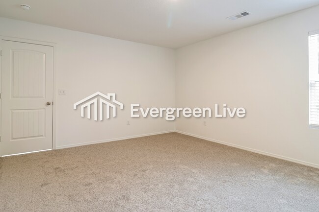 Building Photo - 165 Meadow Dr