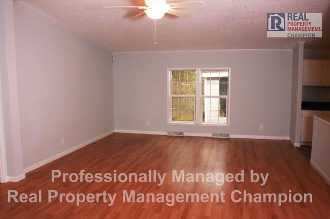 Building Photo - Charming Home in Quiet Neighborhood Near Monkey Junction