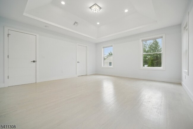 Building Photo - 134 Hillside Ave