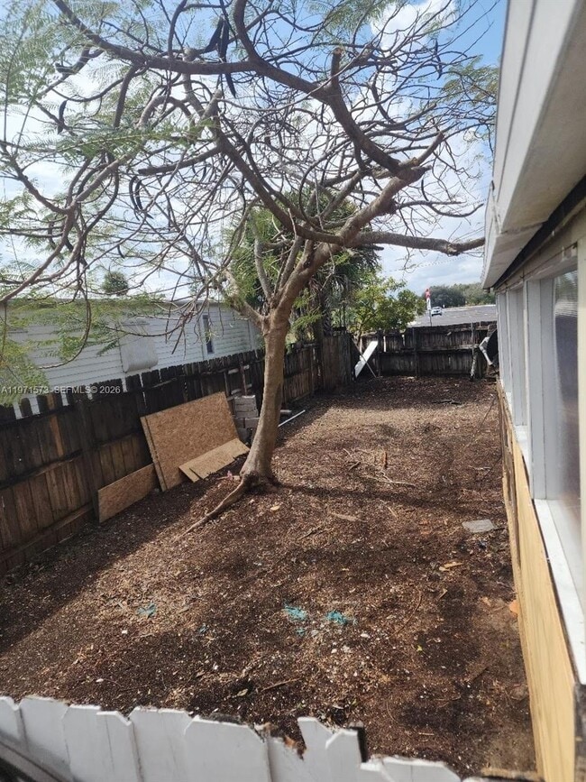 Building Photo - 9165 Highpoint Dr