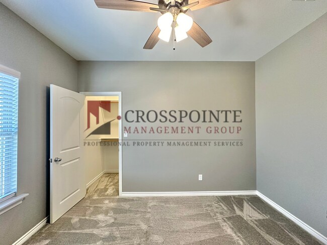 Building Photo - 3 Bedroom 2.5 Bathroom Townhomes at Villa Rosa! Now offering 1/2 OFF FIRST FULL MONTHS RENT!