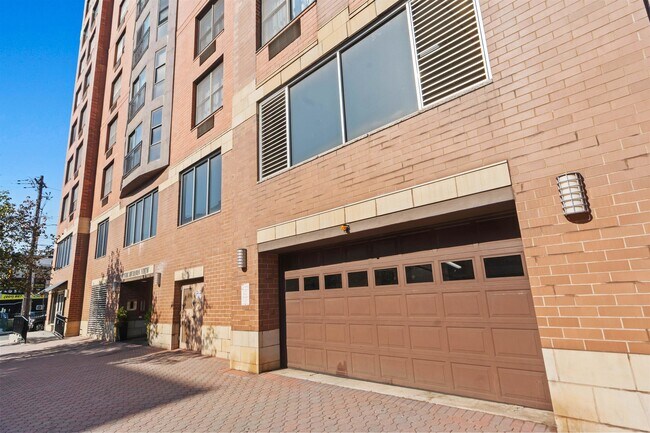 Building Photo - 4301 Park Ave