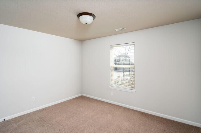 Building Photo - 5803 Abercorn Dr