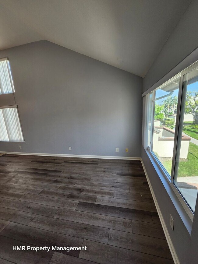 Building Photo - AVAILABLE NOW! Ontario Apt. in a gated community