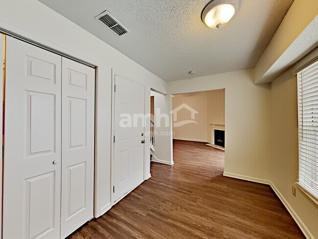 Building Photo - 1768 Merritt St