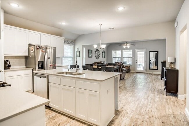 Building Photo - 616 Haven Dr