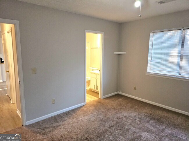 Building Photo - 8147 Flamingo Dr