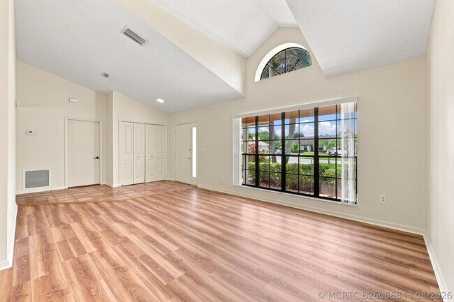 Building Photo - 10798 Cypress Bend Dr