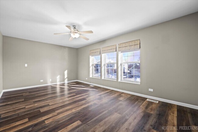 Building Photo - 643 Hawley Dr