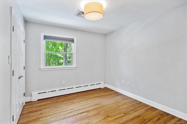 Building Photo - 112 Old Mountain Rd