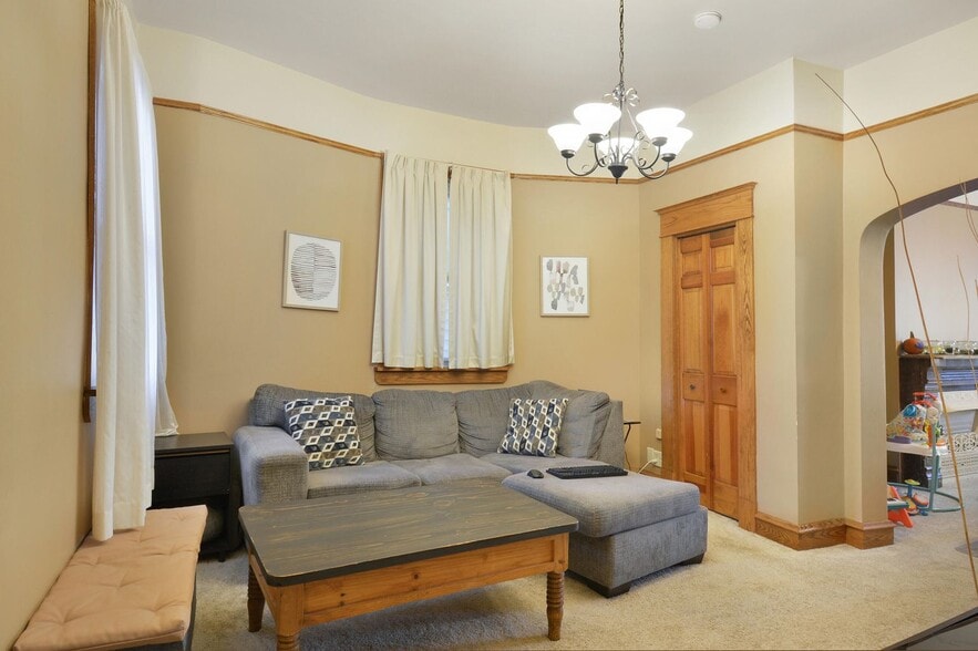 Living Room - 1534 N Marshall St