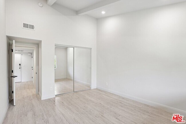 Building Photo - 2700 Cahuenga Blvd E