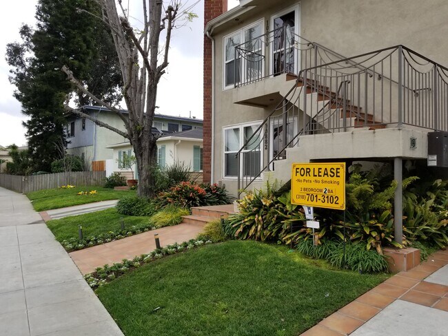 front - 10880 National Blvd