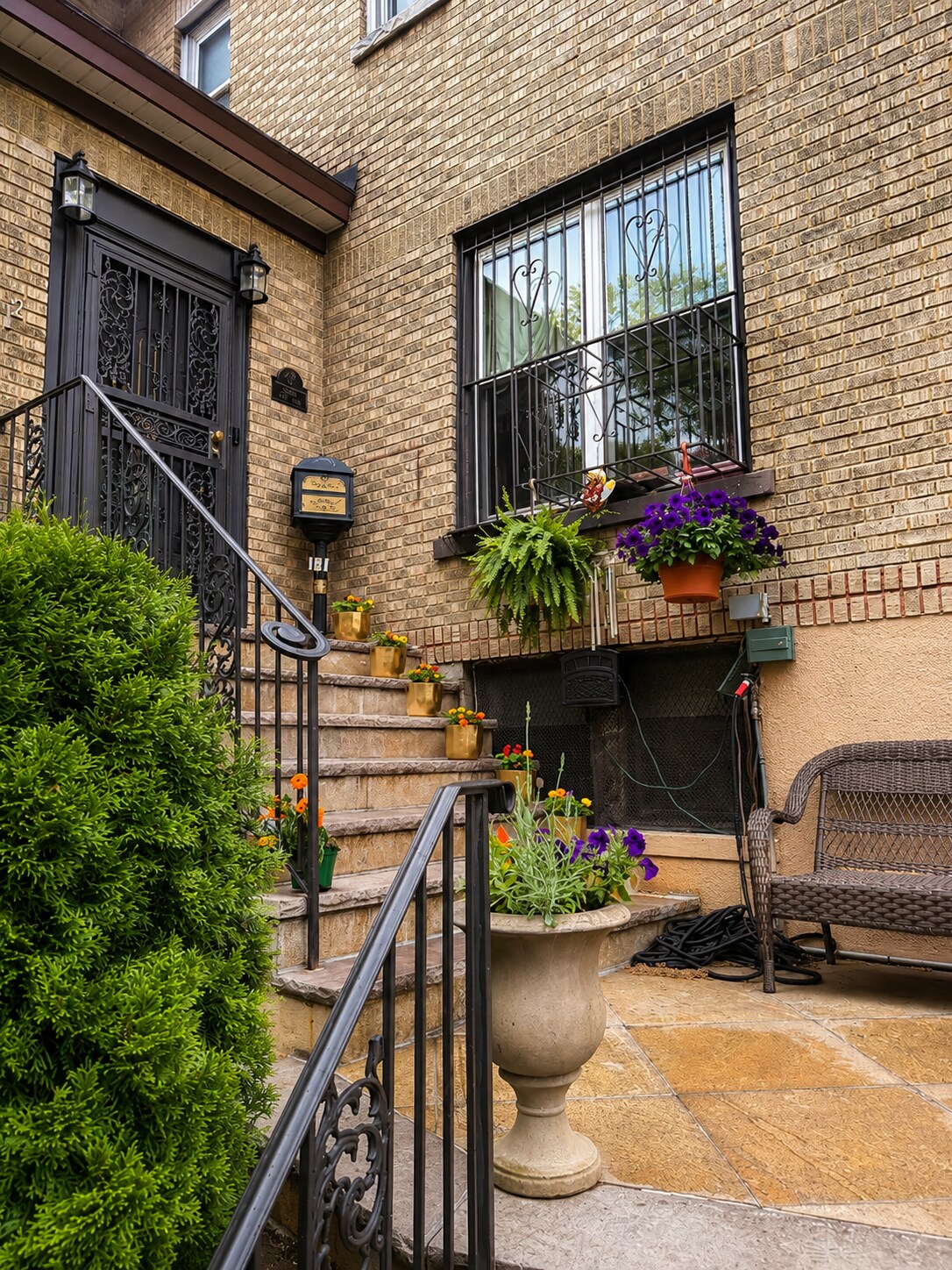 Building Photo - 121 W 179th St