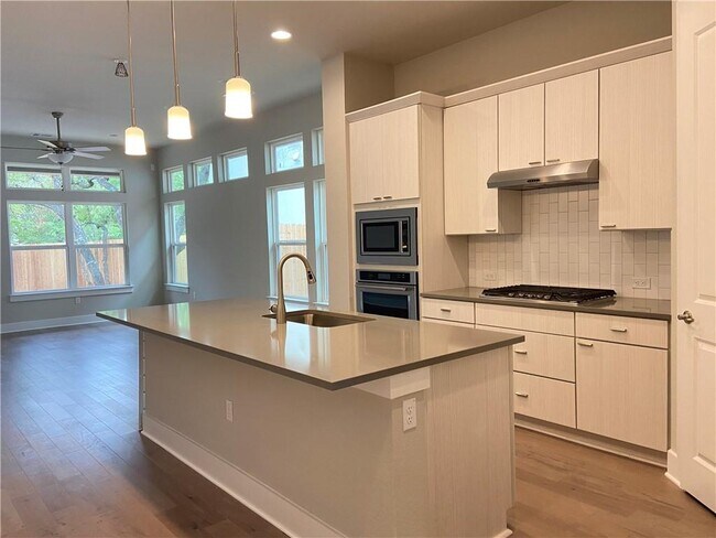 Building Photo - 1615 Woodwind Ln