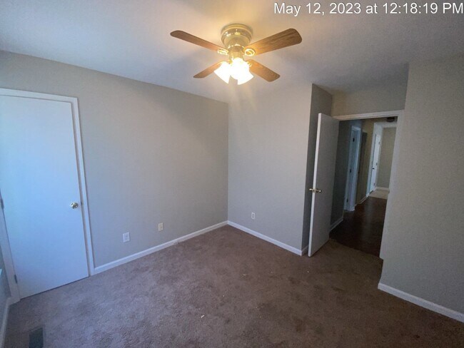Building Photo - 6951 Calamar Dr