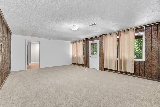 Building Photo - 1515 Northridge Rd