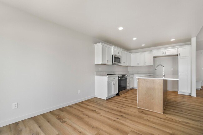 Building Photo - 392 Rock Dove Loop