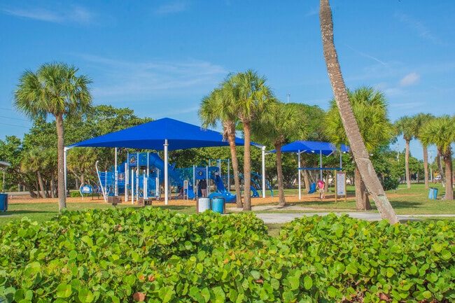 Building Photo - 922 Jackson Way