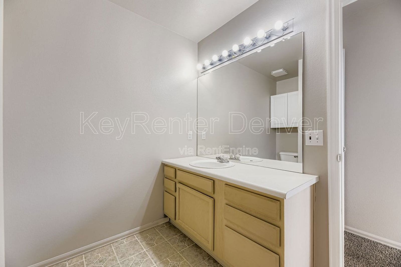 Building Photo - 5906 S Jellison St