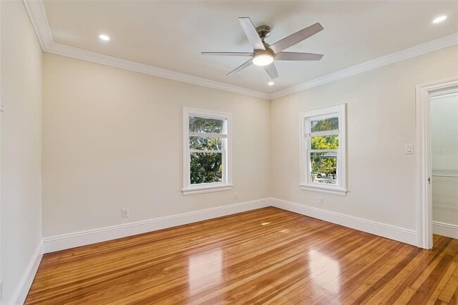 Building Photo - 344 21st Ave NE