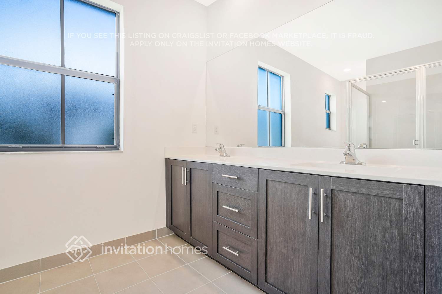 Building Photo - 2835 SW 16th Terrace