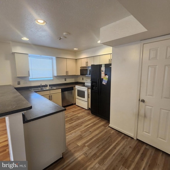 Building Photo - 501 Kerby Pkwy