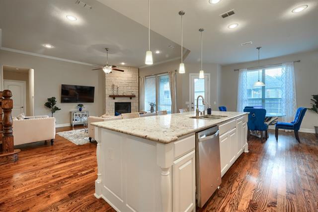 Building Photo - 949 Byron St