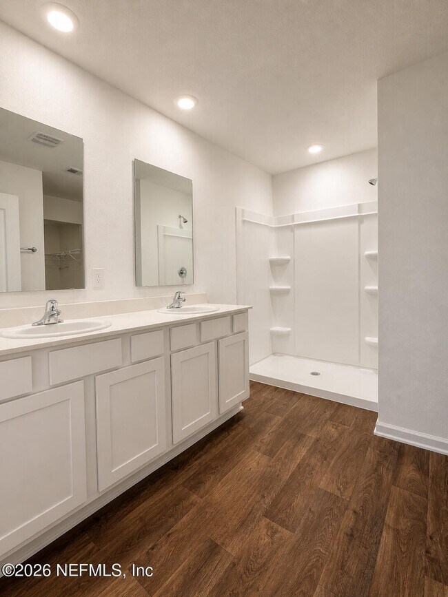 Building Photo - 350 Ardila Cir