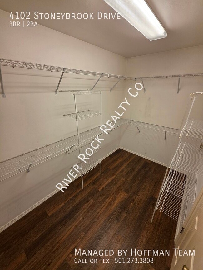 Building Photo - 4102 Stoneybrook Dr