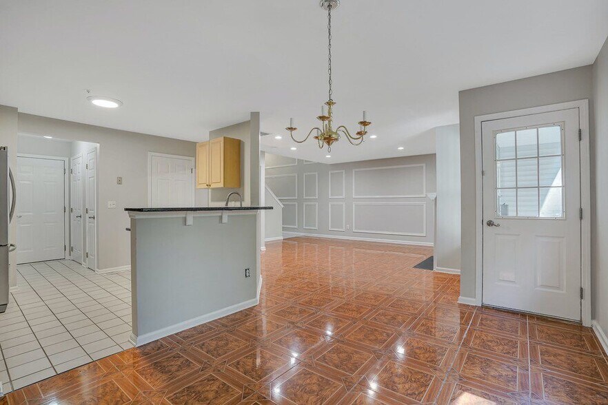 Building Photo - 3804 Scenic Ct