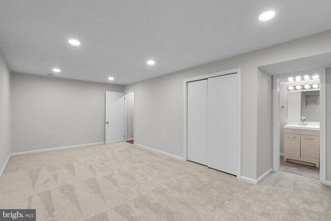 Building Photo - 3351 Buehler Ct