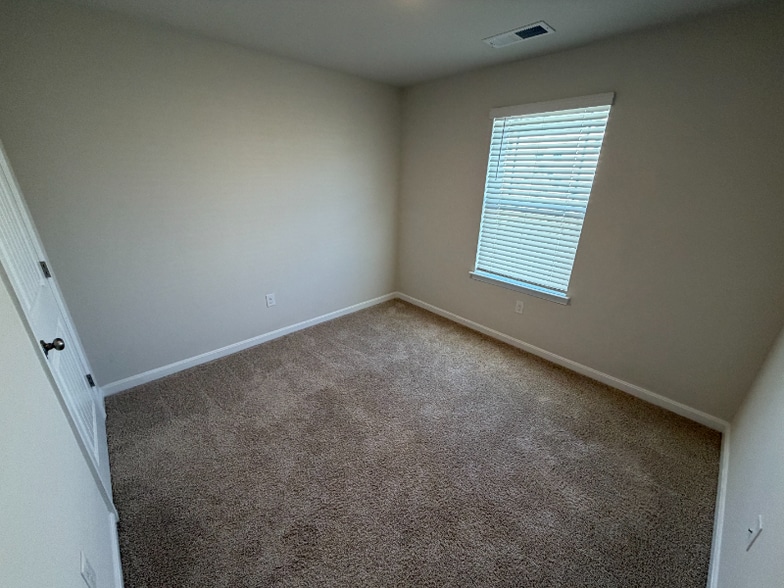 Building Photo - 61 Filbert Dr