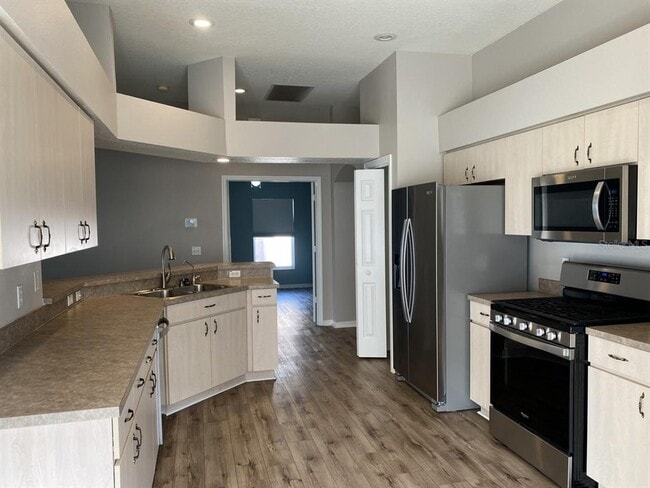Building Photo - 28826 Raindance Ave