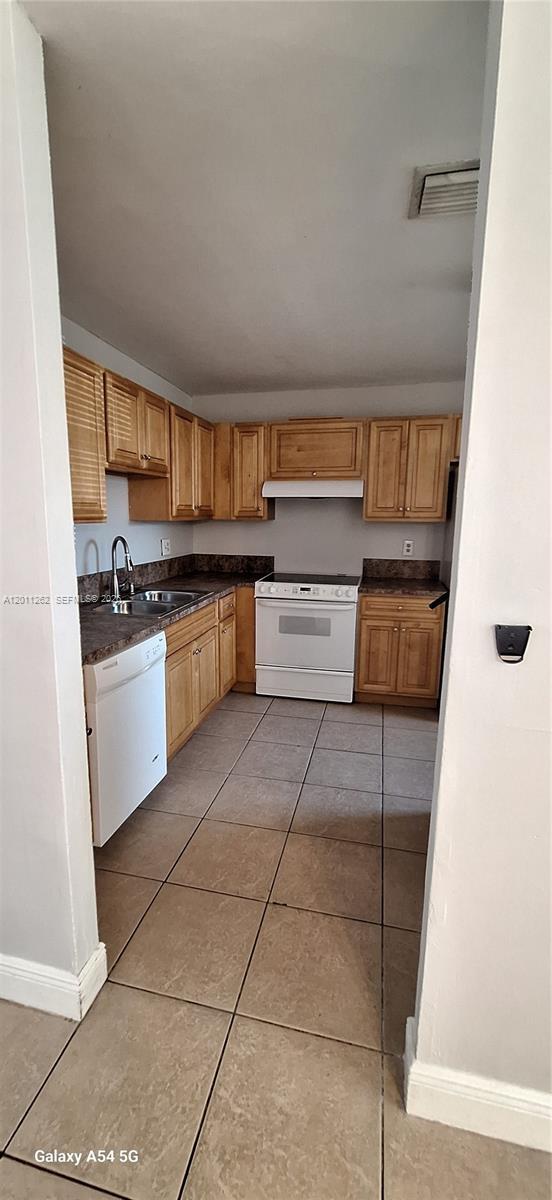 Building Photo - 5721 Wingham Way