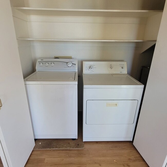 Building Photo - Two Bedroom Condo with great views!