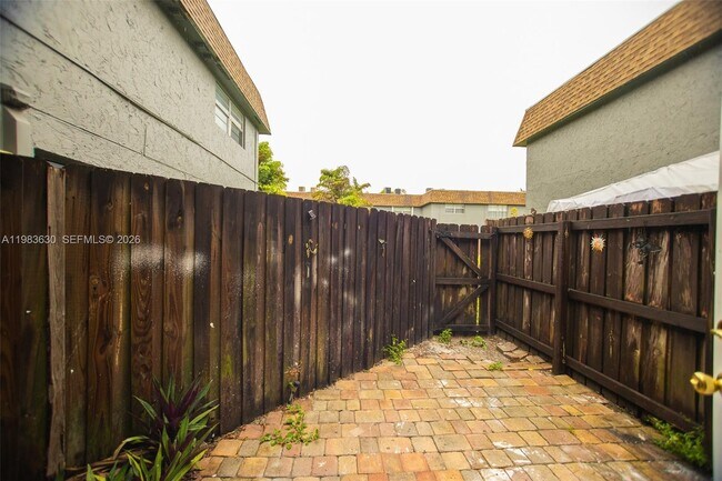 Building Photo - 4803 NW 9th Dr