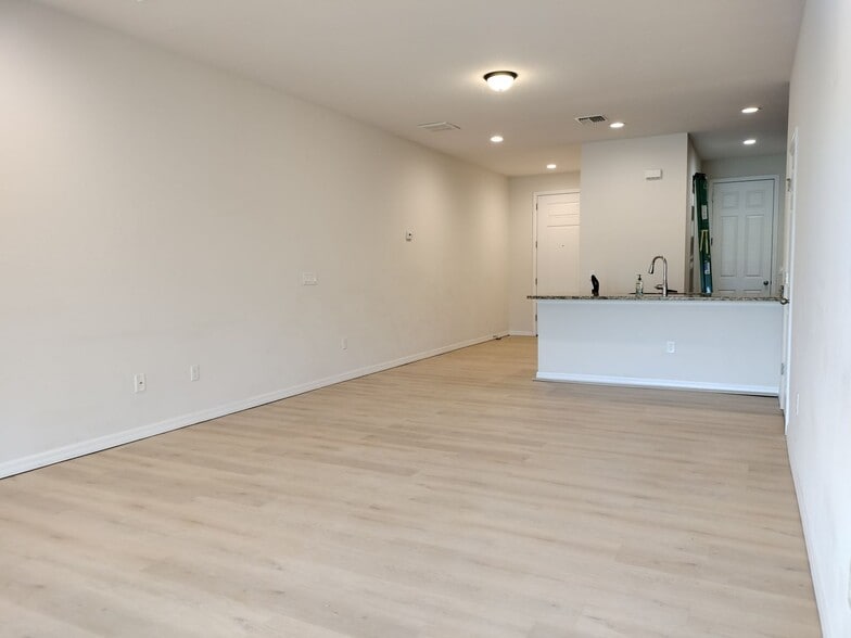 dining/living room - 1958 Marlington Way