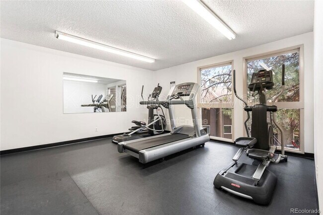 Building Photo - 5300 Cherry Creek S Dr