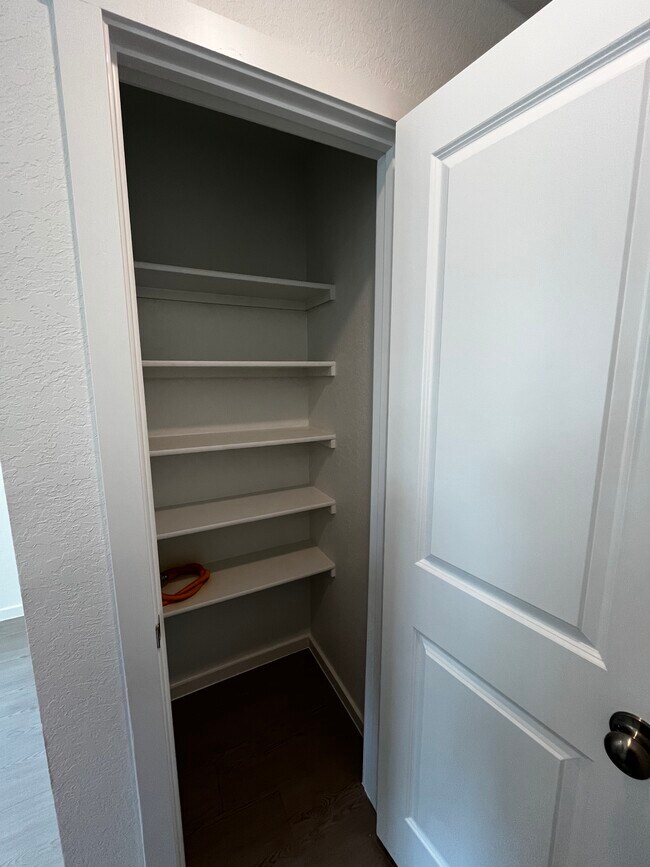 Building Photo - 6730 Chert Chase