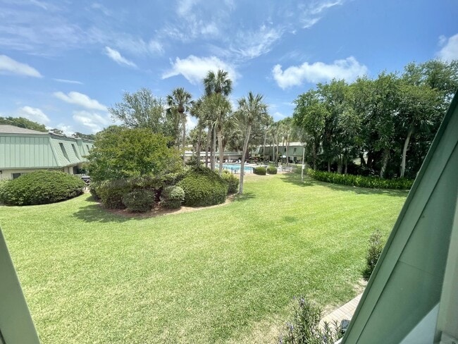 Building Photo - Island Living at 19 Hilton Head Cabana!